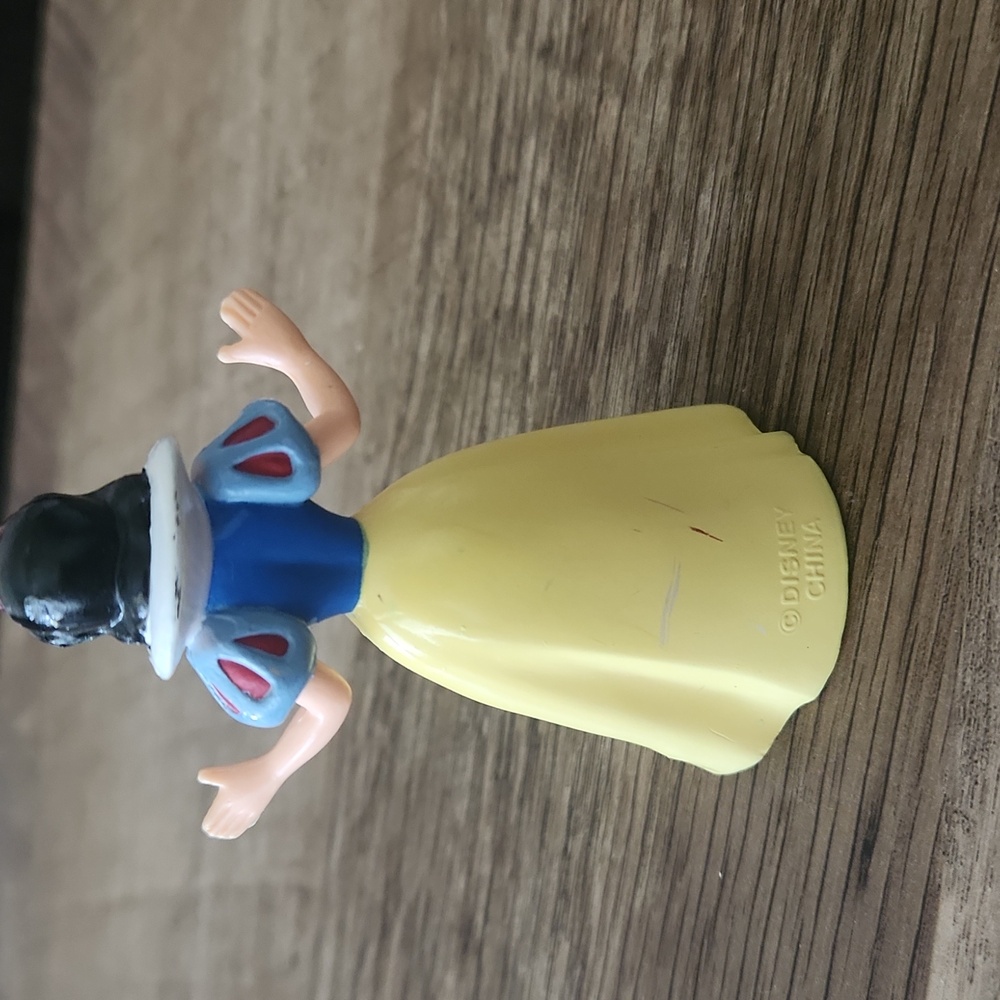 Snow White and the Seven Dwarfs Figurine Set - Picture 4 of 13